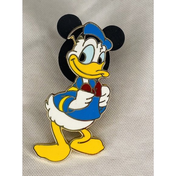 Walt Disney Trading Enamel Pin 2003 1.25"  Donald Duck - Picture 2 of 6
